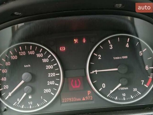 Сірий БМВ 3 Серія, об'ємом двигуна 2 л та пробігом 228 тис. км за 7000 $, фото 6 на Automoto.ua