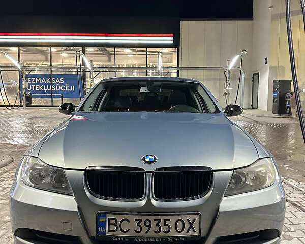 Серый БМВ 3 Серия, объемом двигателя 2 л и пробегом 220 тыс. км за 6350 $, фото 18 на Automoto.ua