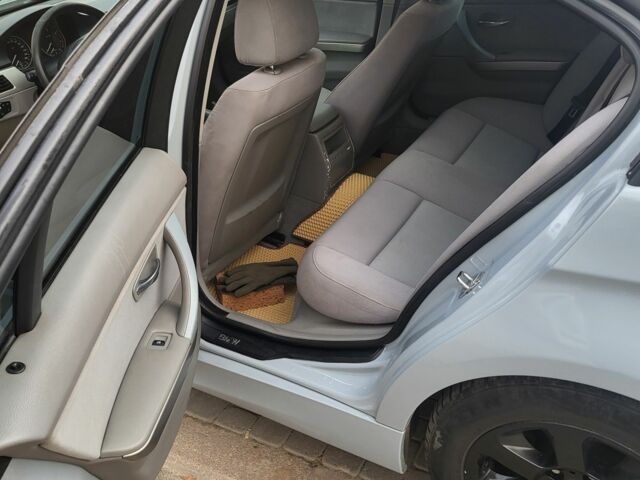 Серый БМВ 3 Серия, объемом двигателя 2 л и пробегом 350 тыс. км за 5368 $, фото 7 на Automoto.ua