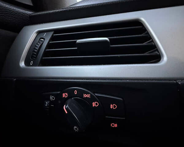 Серый БМВ 3 Серия, объемом двигателя 2 л и пробегом 239 тыс. км за 7000 $, фото 21 на Automoto.ua