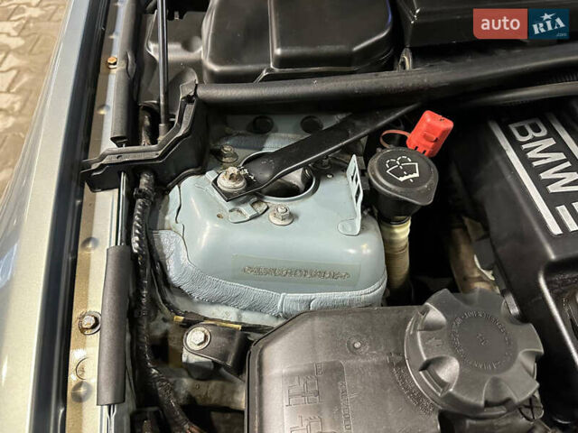 Серый БМВ 3 Серия, объемом двигателя 2 л и пробегом 220 тыс. км за 6350 $, фото 29 на Automoto.ua