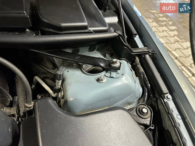 Серый БМВ 3 Серия, объемом двигателя 2 л и пробегом 220 тыс. км за 6350 $, фото 28 на Automoto.ua