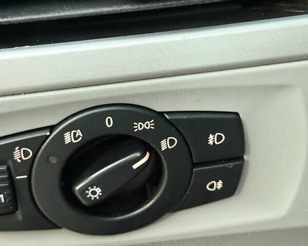 Серый БМВ 3 Серия, объемом двигателя 2 л и пробегом 405 тыс. км за 7999 $, фото 47 на Automoto.ua