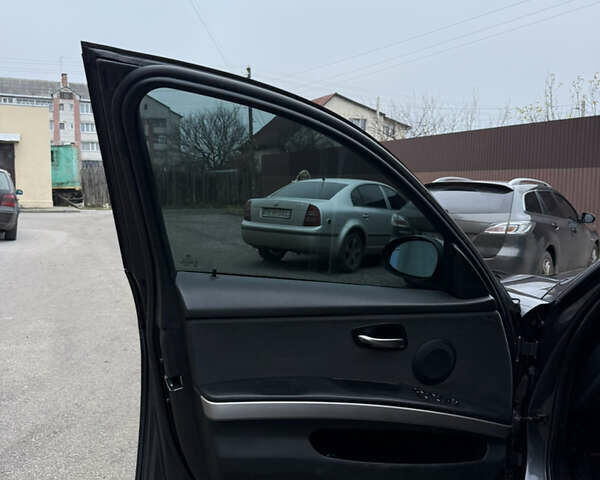 Серый БМВ 3 Серия, объемом двигателя 2 л и пробегом 256 тыс. км за 7500 $, фото 38 на Automoto.ua