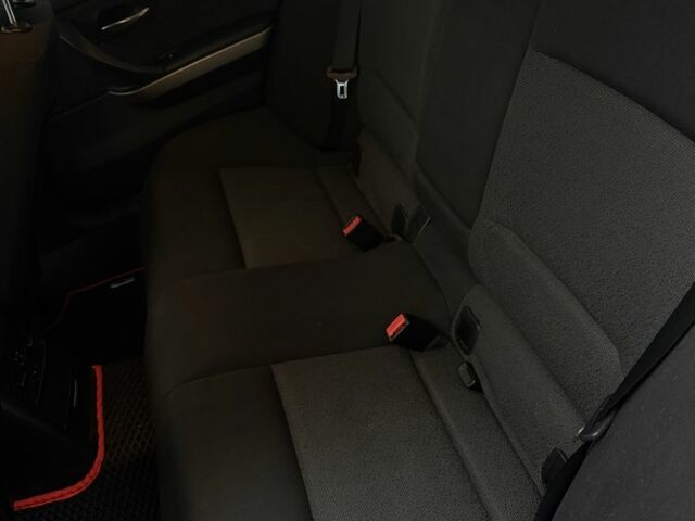 Серый БМВ 3 Серия, объемом двигателя 2 л и пробегом 247 тыс. км за 7500 $, фото 16 на Automoto.ua