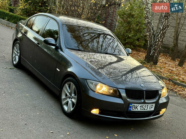Серый БМВ 3 Серия, объемом двигателя 2 л и пробегом 405 тыс. км за 7999 $, фото 8 на Automoto.ua