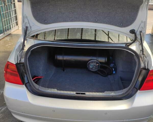 Сірий БМВ 3 Серія, об'ємом двигуна 2 л та пробігом 190 тис. км за 7200 $, фото 4 на Automoto.ua