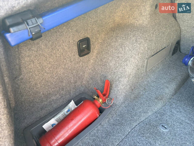 Серый БМВ 3 Серия, объемом двигателя 2.5 л и пробегом 100 тыс. км за 8500 $, фото 17 на Automoto.ua