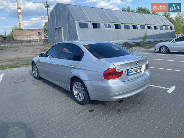 Сірий БМВ 3 Серія, об'ємом двигуна 2 л та пробігом 235 тис. км за 5999 $, фото 11 на Automoto.ua