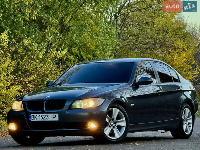 Серый БМВ 3 Серия, объемом двигателя 2 л и пробегом 405 тыс. км за 7999 $, фото 3 на Automoto.ua
