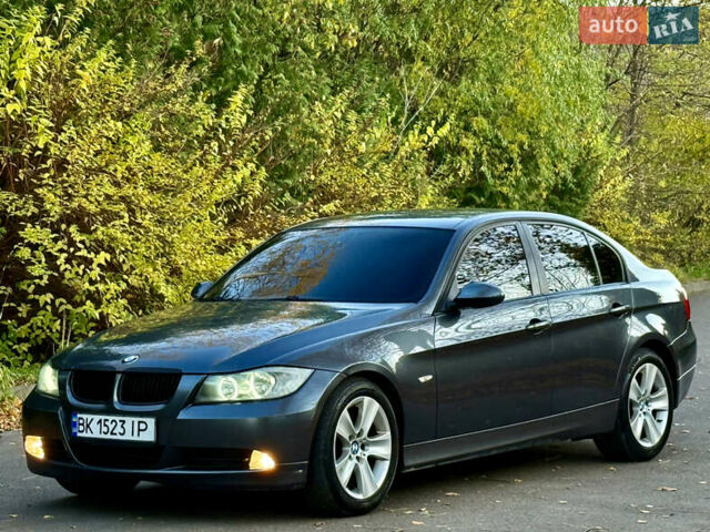 Серый БМВ 3 Серия, объемом двигателя 2 л и пробегом 405 тыс. км за 7999 $, фото 15 на Automoto.ua