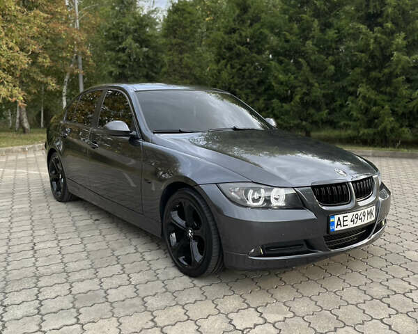 Серый БМВ 3 Серия, объемом двигателя 2 л и пробегом 280 тыс. км за 9000 $, фото 1 на Automoto.ua