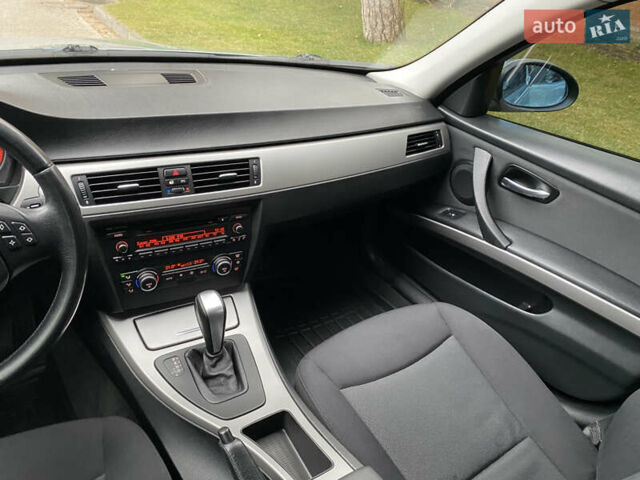 Серый БМВ 3 Серия, объемом двигателя 2 л и пробегом 217 тыс. км за 8500 $, фото 81 на Automoto.ua