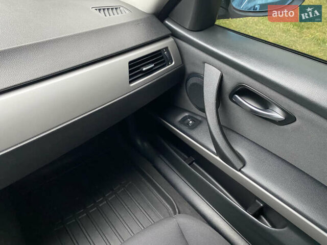 Серый БМВ 3 Серия, объемом двигателя 2 л и пробегом 217 тыс. км за 8500 $, фото 83 на Automoto.ua