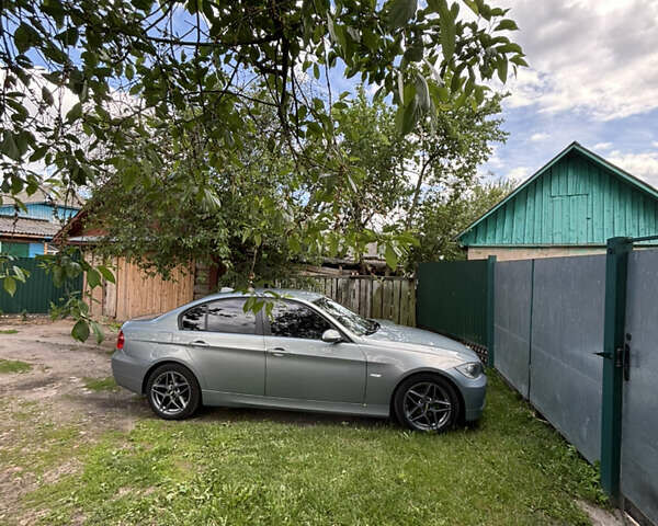 Серый БМВ 3 Серия, объемом двигателя 2 л и пробегом 302 тыс. км за 8200 $, фото 2 на Automoto.ua