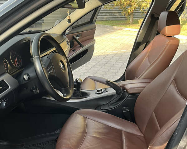 Серый БМВ 3 Серия, объемом двигателя 2 л и пробегом 280 тыс. км за 9000 $, фото 9 на Automoto.ua