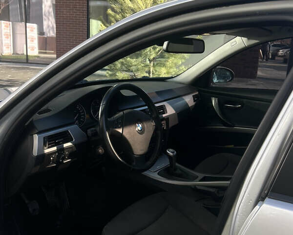Сірий БМВ 3 Серія, об'ємом двигуна 2 л та пробігом 308 тис. км за 7100 $, фото 8 на Automoto.ua
