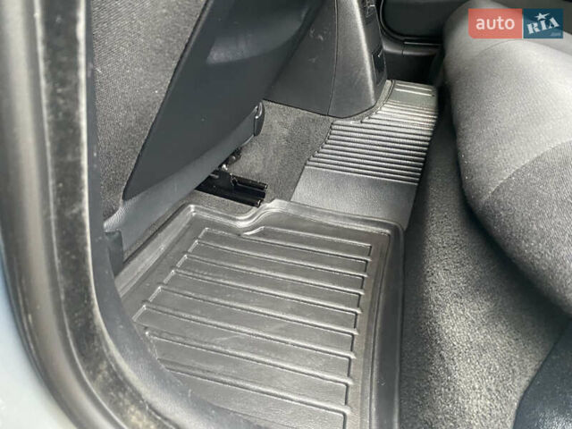 Серый БМВ 3 Серия, объемом двигателя 2 л и пробегом 217 тыс. км за 8500 $, фото 94 на Automoto.ua