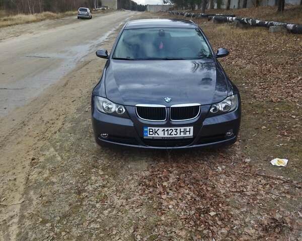 Сірий БМВ 3 Серія, об'ємом двигуна 2 л та пробігом 330 тис. км за 7600 $, фото 1 на Automoto.ua