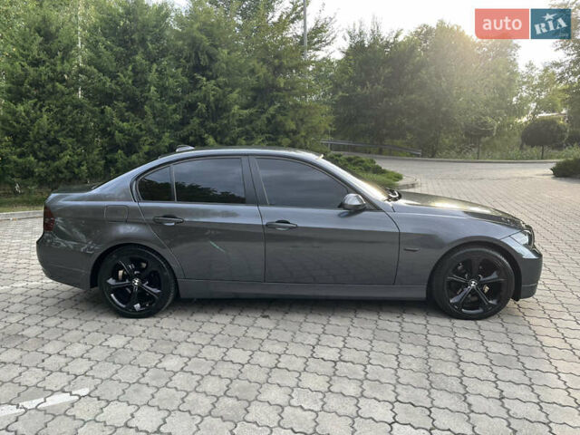 Серый БМВ 3 Серия, объемом двигателя 2 л и пробегом 280 тыс. км за 9000 $, фото 2 на Automoto.ua