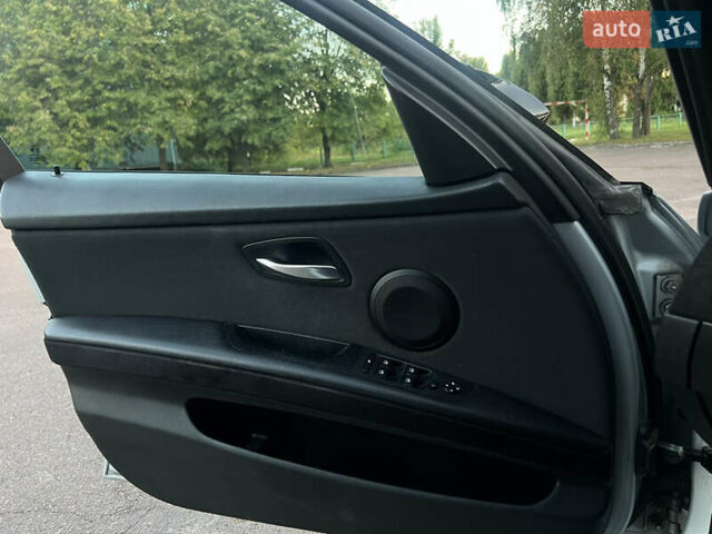 Серый БМВ 3 Серия, объемом двигателя 2 л и пробегом 136 тыс. км за 9500 $, фото 18 на Automoto.ua