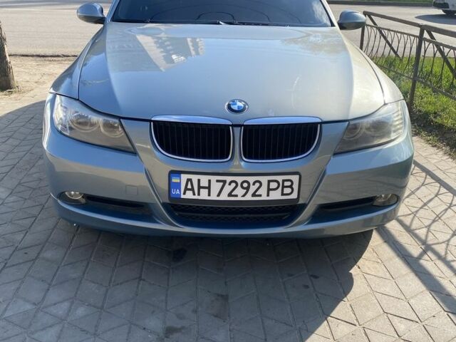 Серый БМВ 3 Серия, объемом двигателя 2 л и пробегом 299 тыс. км за 8000 $, фото 1 на Automoto.ua
