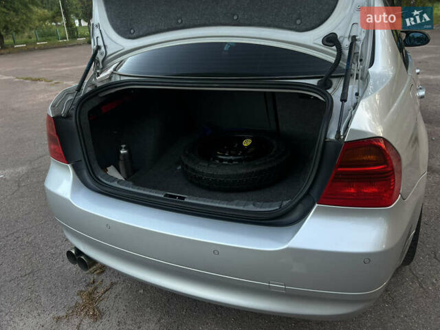 Серый БМВ 3 Серия, объемом двигателя 2 л и пробегом 136 тыс. км за 9500 $, фото 12 на Automoto.ua