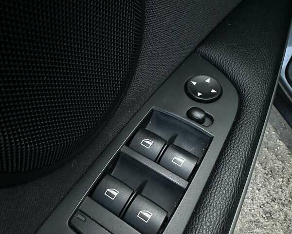 Серый БМВ 3 Серия, объемом двигателя 2 л и пробегом 251 тыс. км за 7300 $, фото 11 на Automoto.ua