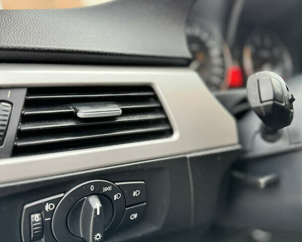 Серый БМВ 3 Серия, объемом двигателя 2 л и пробегом 303 тыс. км за 5500 $, фото 31 на Automoto.ua