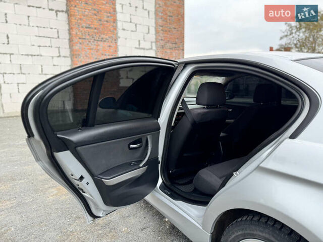 Серый БМВ 3 Серия, объемом двигателя 2 л и пробегом 303 тыс. км за 5500 $, фото 28 на Automoto.ua