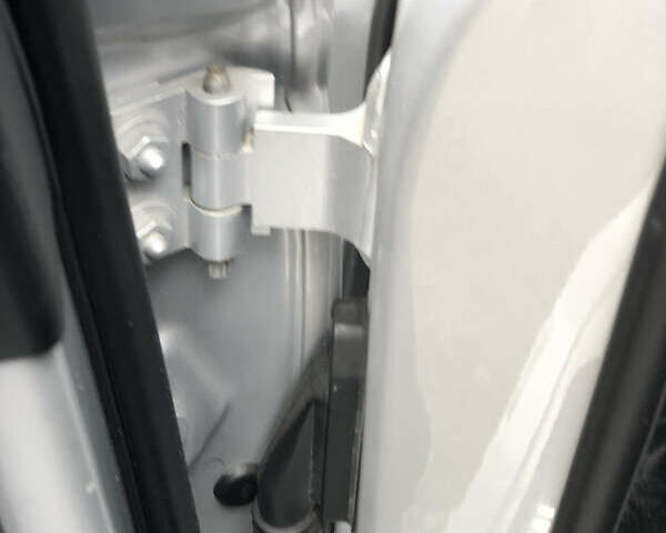 Сірий БМВ 3 Серія, об'ємом двигуна 2 л та пробігом 271 тис. км за 8200 $, фото 36 на Automoto.ua