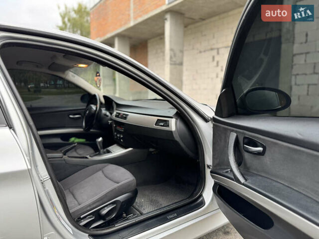 Серый БМВ 3 Серия, объемом двигателя 2 л и пробегом 303 тыс. км за 5500 $, фото 22 на Automoto.ua