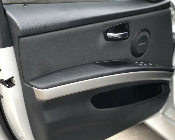 Сірий БМВ 3 Серія, об'ємом двигуна 2 л та пробігом 271 тис. км за 8200 $, фото 32 на Automoto.ua