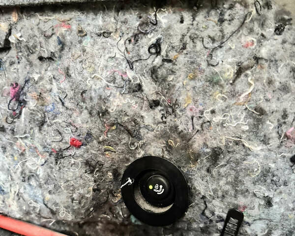 Серый БМВ 3 Серия, объемом двигателя 2 л и пробегом 303 тыс. км за 5500 $, фото 12 на Automoto.ua