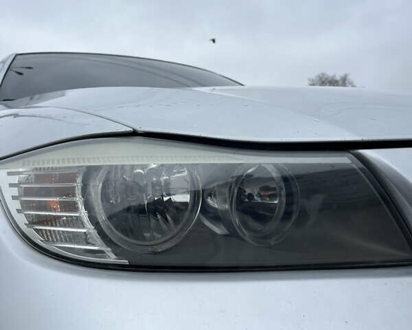 Серый БМВ 3 Серия, объемом двигателя 2 л и пробегом 280 тыс. км за 7200 $, фото 6 на Automoto.ua