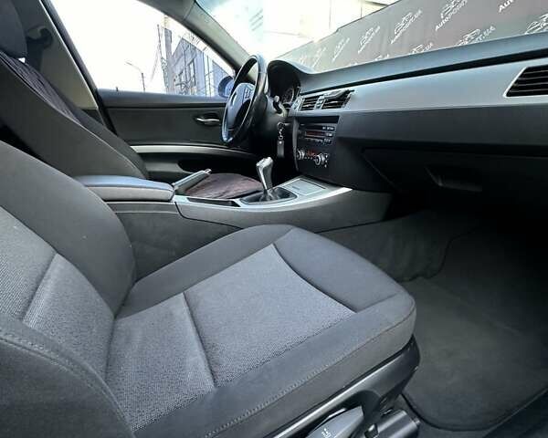 Серый БМВ 3 Серия, объемом двигателя 2 л и пробегом 251 тыс. км за 7300 $, фото 18 на Automoto.ua