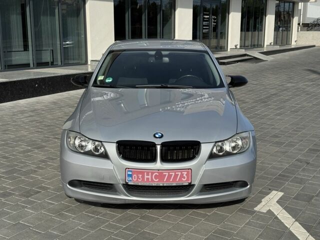 Серый БМВ 3 Серия, объемом двигателя 0 л и пробегом 219 тыс. км за 7400 $, фото 1 на Automoto.ua