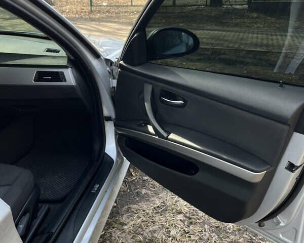 Серый БМВ 3 Серия, объемом двигателя 2 л и пробегом 280 тыс. км за 7200 $, фото 17 на Automoto.ua