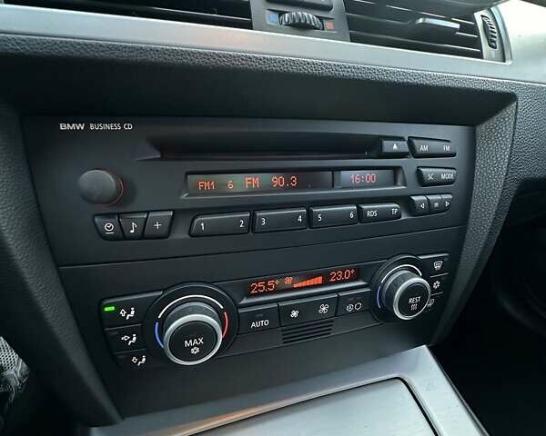 Серый БМВ 3 Серия, объемом двигателя 2 л и пробегом 251 тыс. км за 7300 $, фото 10 на Automoto.ua