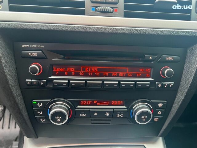 Серый БМВ 3 Серия, объемом двигателя 2 л и пробегом 217 тыс. км за 8990 $, фото 19 на Automoto.ua