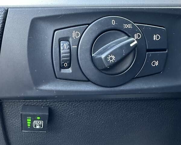 Серый БМВ 3 Серия, объемом двигателя 2 л и пробегом 251 тыс. км за 7300 $, фото 18 на Automoto.ua