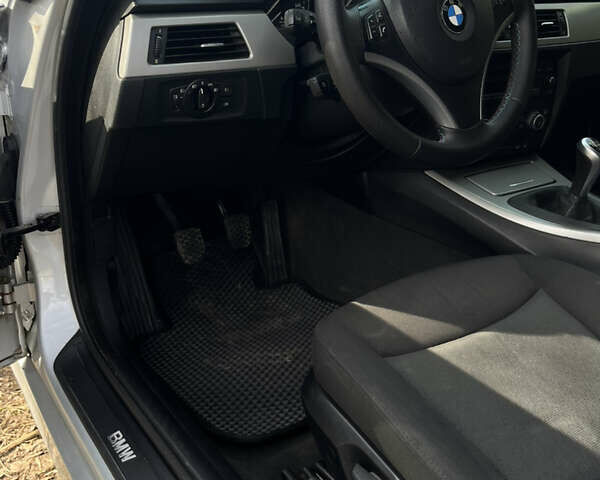 Серый БМВ 3 Серия, объемом двигателя 2 л и пробегом 280 тыс. км за 7200 $, фото 16 на Automoto.ua