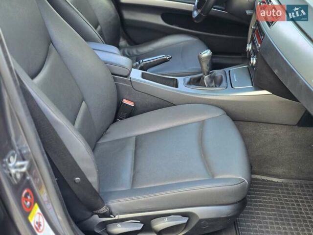 Серый БМВ 3 Серия, объемом двигателя 2 л и пробегом 238 тыс. км за 6900 $, фото 5 на Automoto.ua