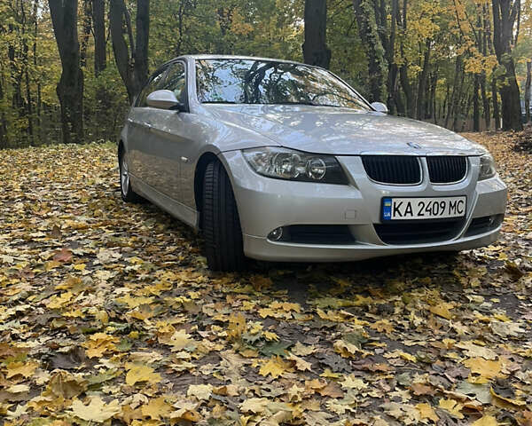 Серый БМВ 3 Серия, объемом двигателя 2 л и пробегом 200 тыс. км за 6200 $, фото 2 на Automoto.ua