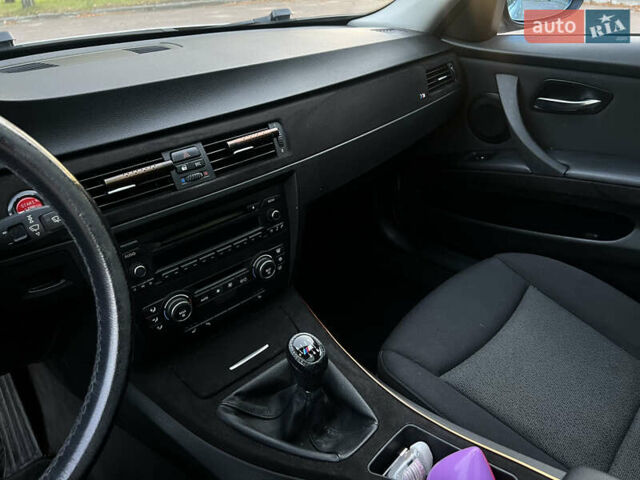 Серый БМВ 3 Серия, объемом двигателя 2 л и пробегом 136 тыс. км за 9500 $, фото 19 на Automoto.ua
