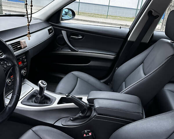 Сірий БМВ 3 Серія, об'ємом двигуна 2 л та пробігом 325 тис. км за 7900 $, фото 6 на Automoto.ua