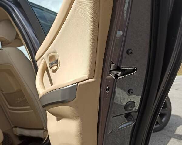 Серый БМВ 3 Серия, объемом двигателя 2 л и пробегом 144 тыс. км за 8500 $, фото 17 на Automoto.ua