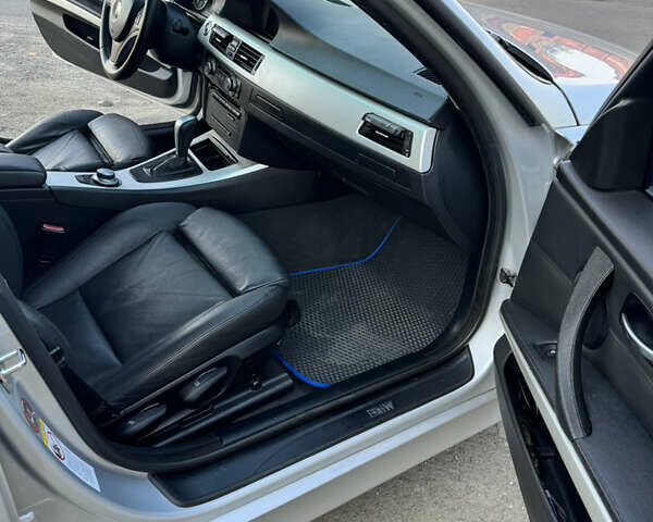 Серый БМВ 3 Серия, объемом двигателя 2 л и пробегом 331 тыс. км за 9999 $, фото 14 на Automoto.ua