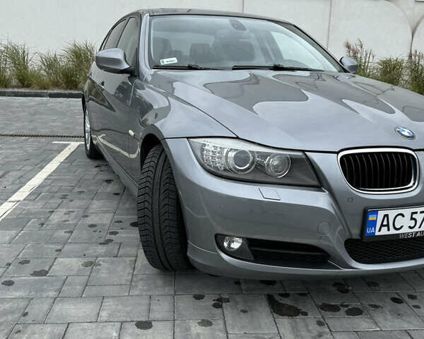 Серый БМВ 3 Серия, объемом двигателя 2 л и пробегом 215 тыс. км за 8600 $, фото 5 на Automoto.ua