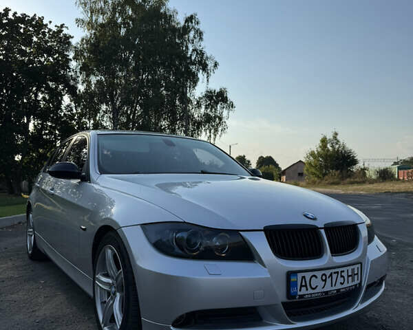 Серый БМВ 3 Серия, объемом двигателя 2 л и пробегом 331 тыс. км за 9999 $, фото 9 на Automoto.ua